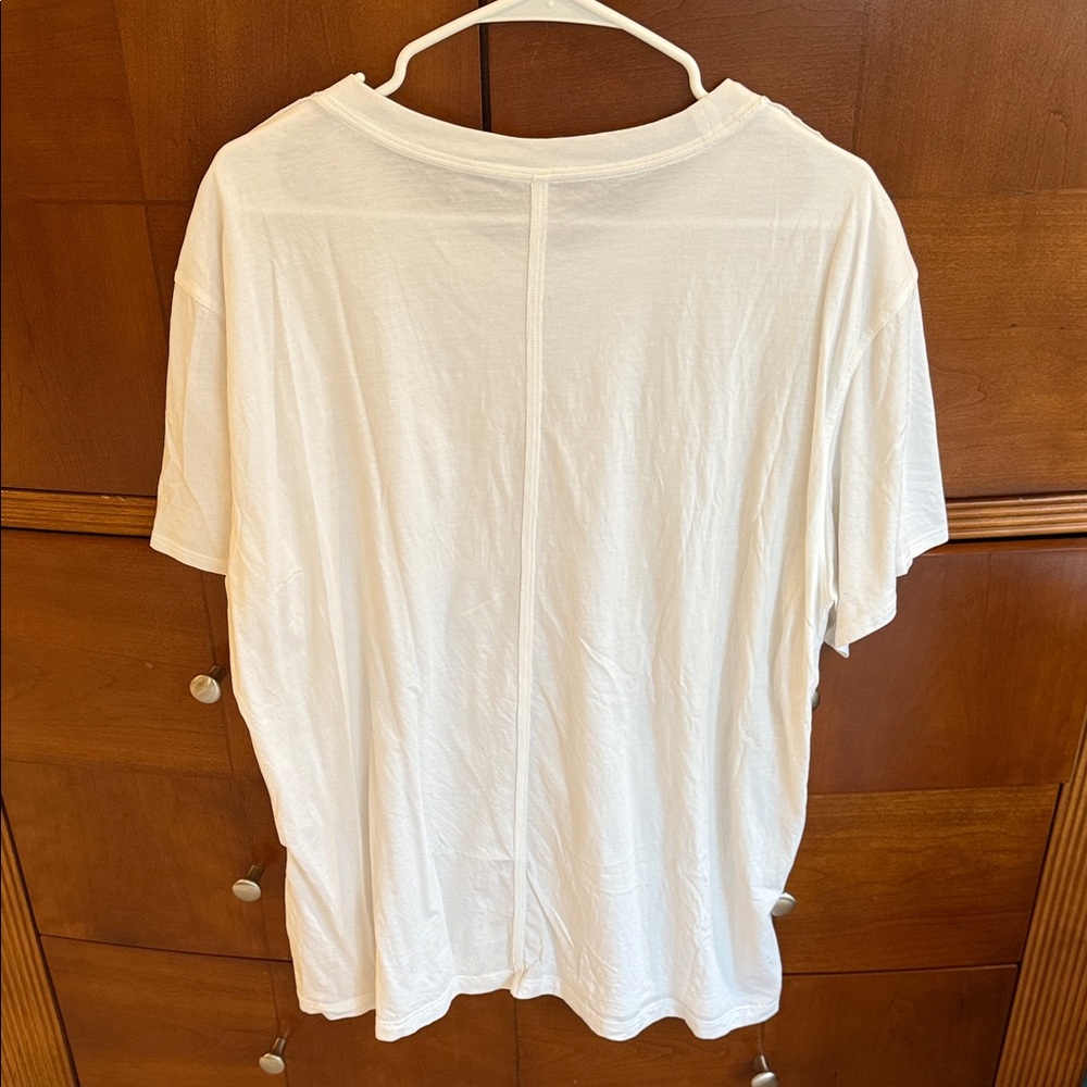 Lululemon Athletica White NYC Skyline T-Shirt - Picture 4 of 4